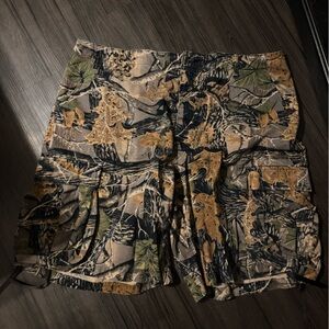 Cabela's Green and Brown Cargo Shorts for Outdoor Adventures sz 40